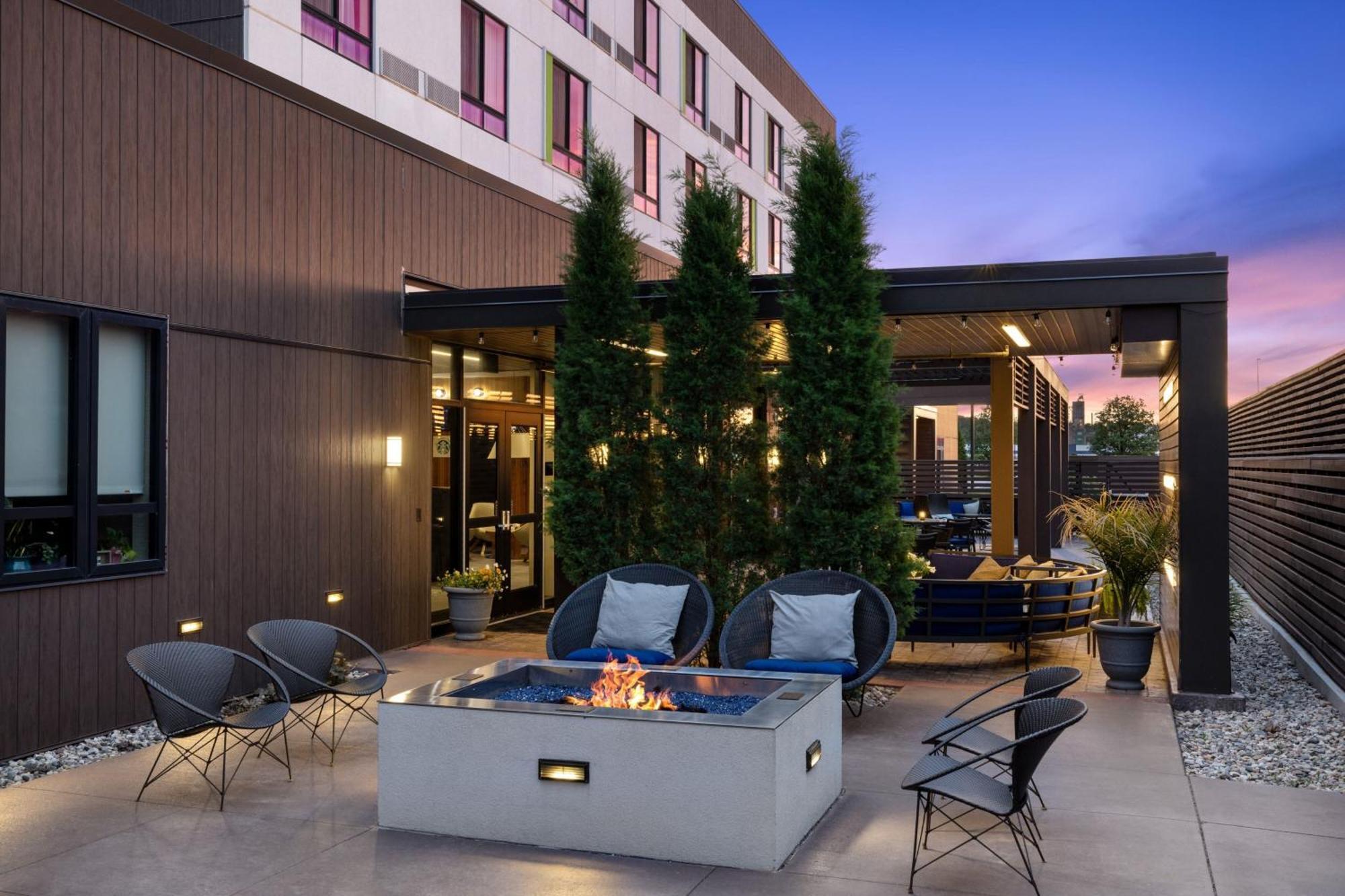 Отель Courtyard By Marriott Omaha East/Council Bluffs, Ia Экстерьер фото