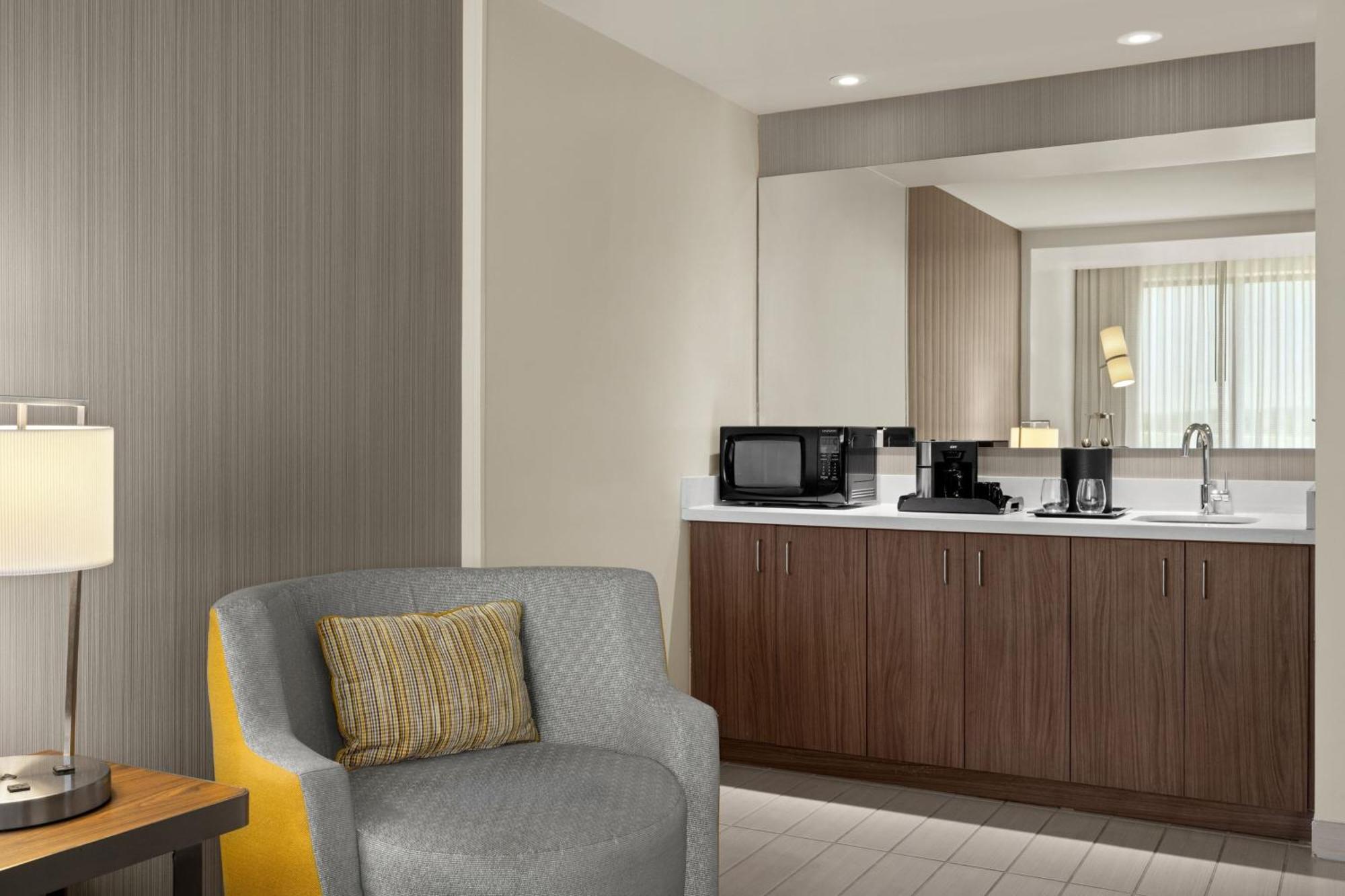 Отель Courtyard By Marriott Omaha East/Council Bluffs, Ia Экстерьер фото