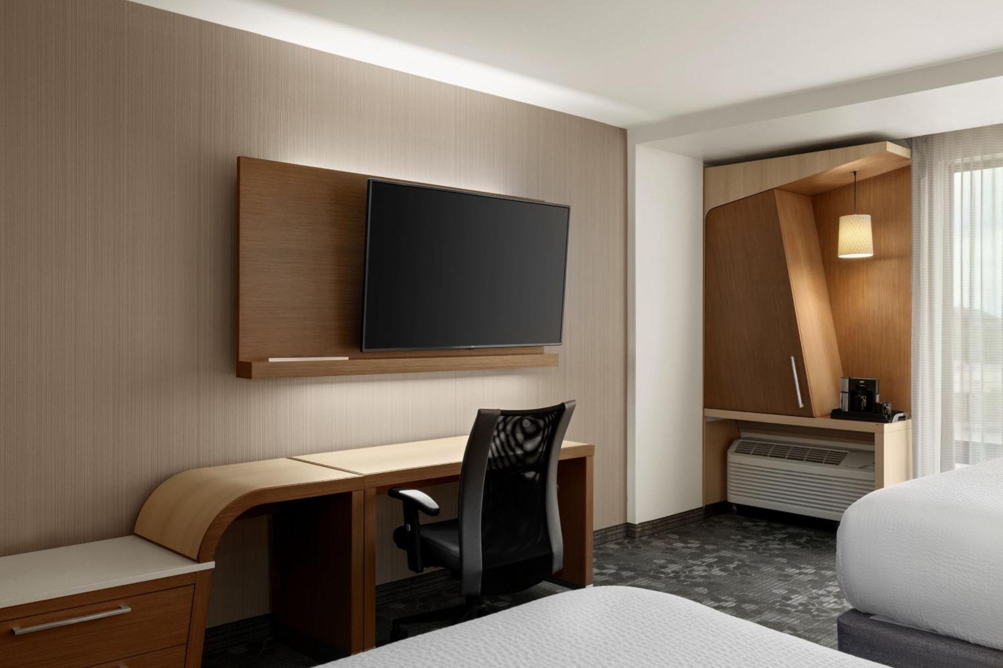 Отель Courtyard By Marriott Omaha East/Council Bluffs, Ia Экстерьер фото
