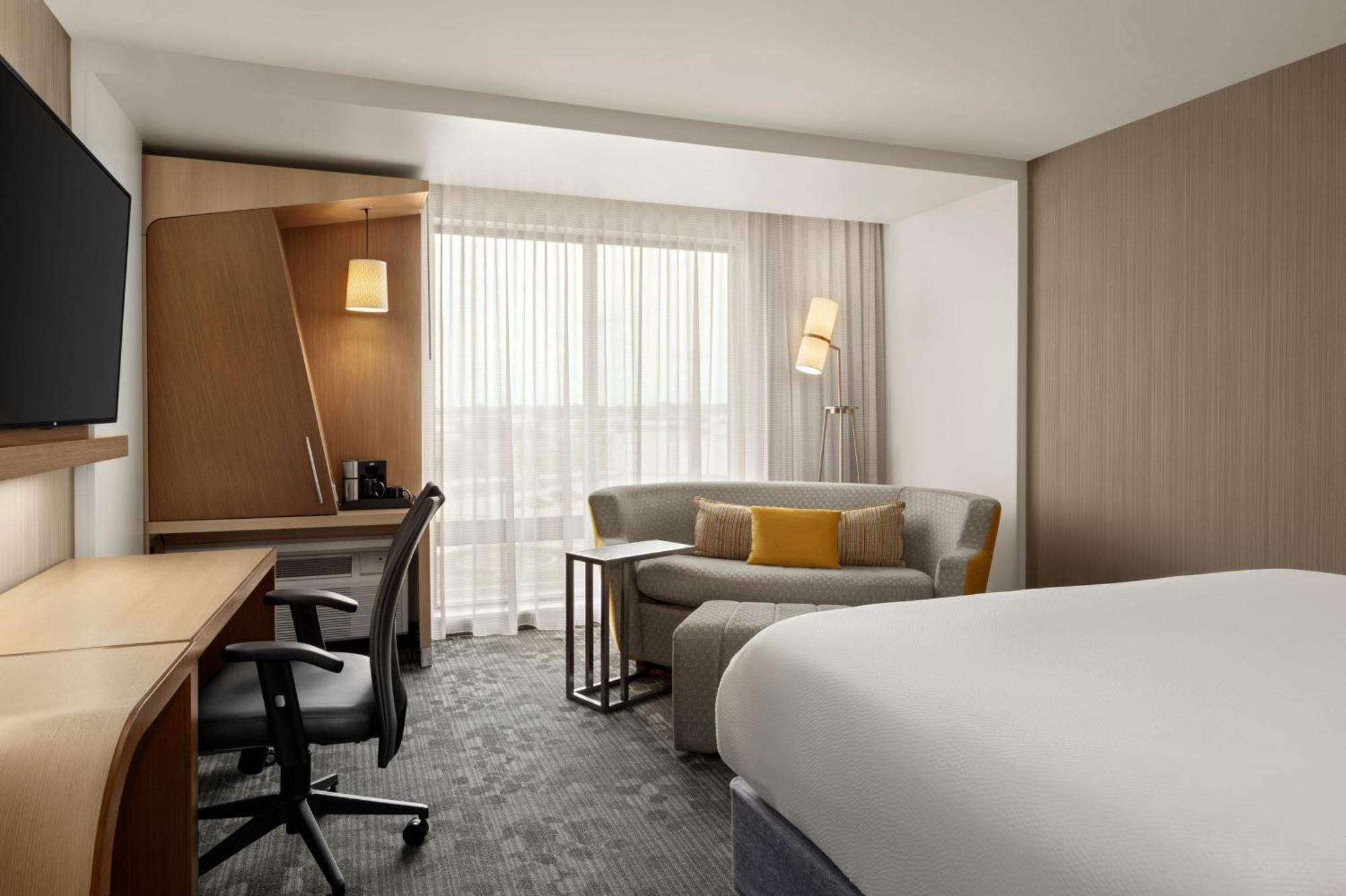 Отель Courtyard By Marriott Omaha East/Council Bluffs, Ia Экстерьер фото