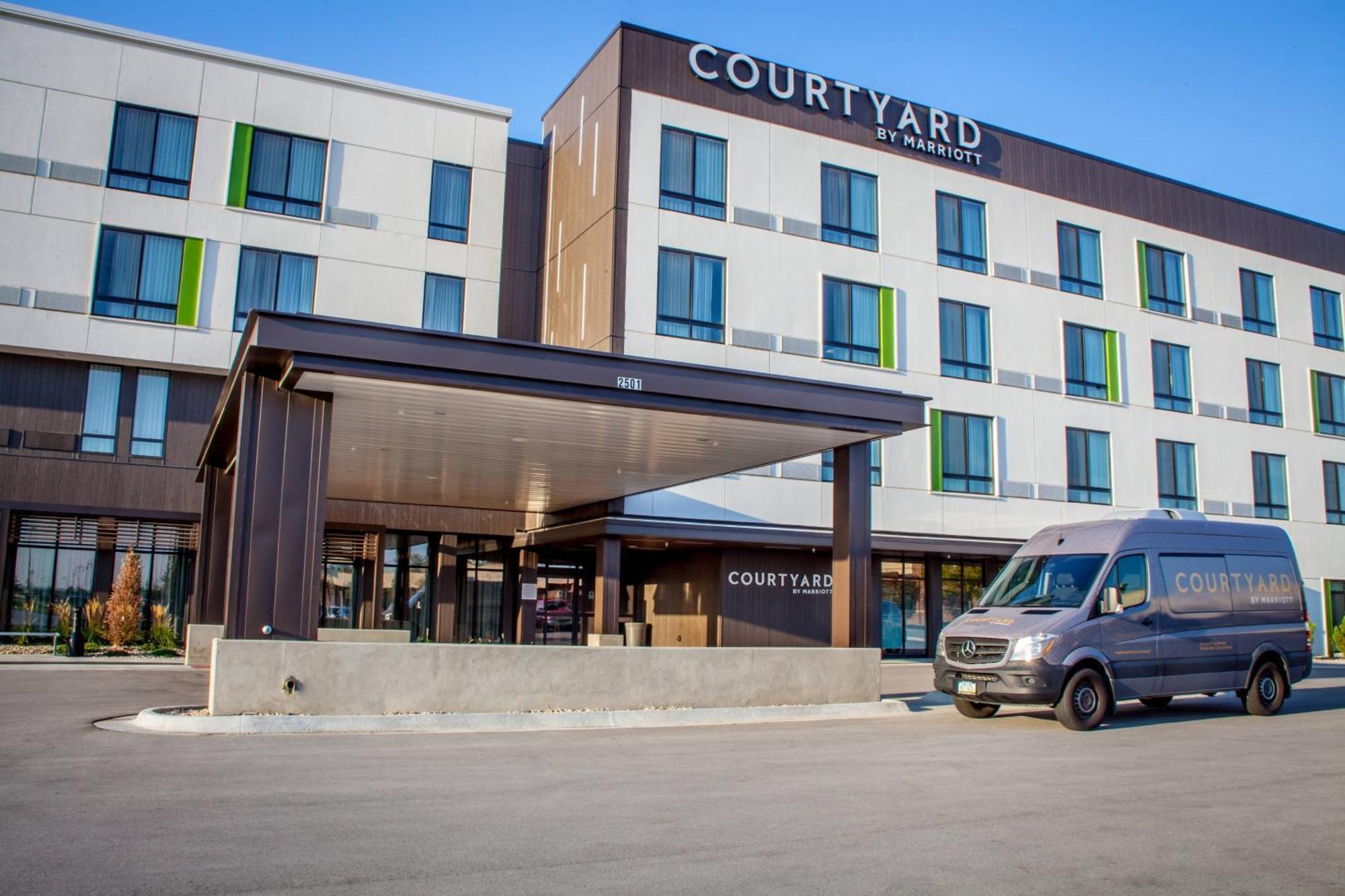 Отель Courtyard By Marriott Omaha East/Council Bluffs, Ia Экстерьер фото